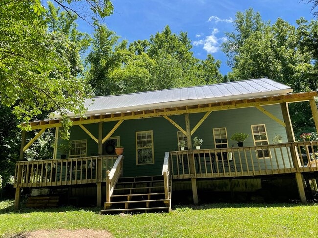 Building Photo - 211 Firefly Run