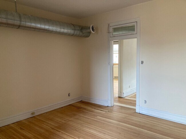 Building Photo - 911 Galveston Ave