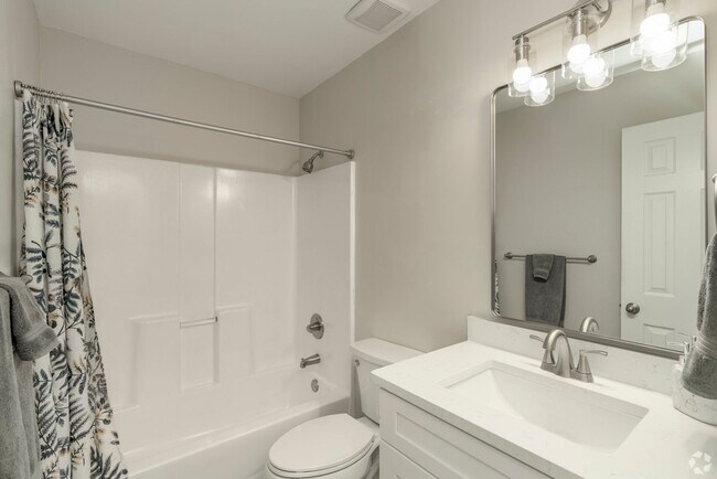 Building Photo - Tastefully Renovated 2BD Home with WiFi & Washer/Dryer Included | $1,275/Month – 6-Month Lease