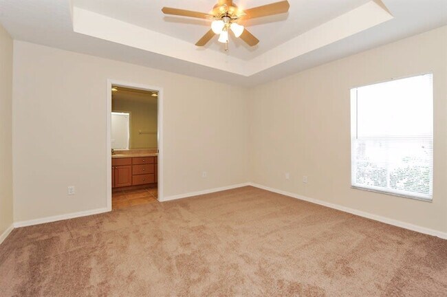 Building Photo - 5901 Grand Loneoak Ln