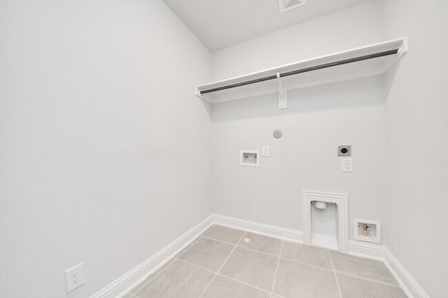Building Photo - 448 Long Beach Bay Dr