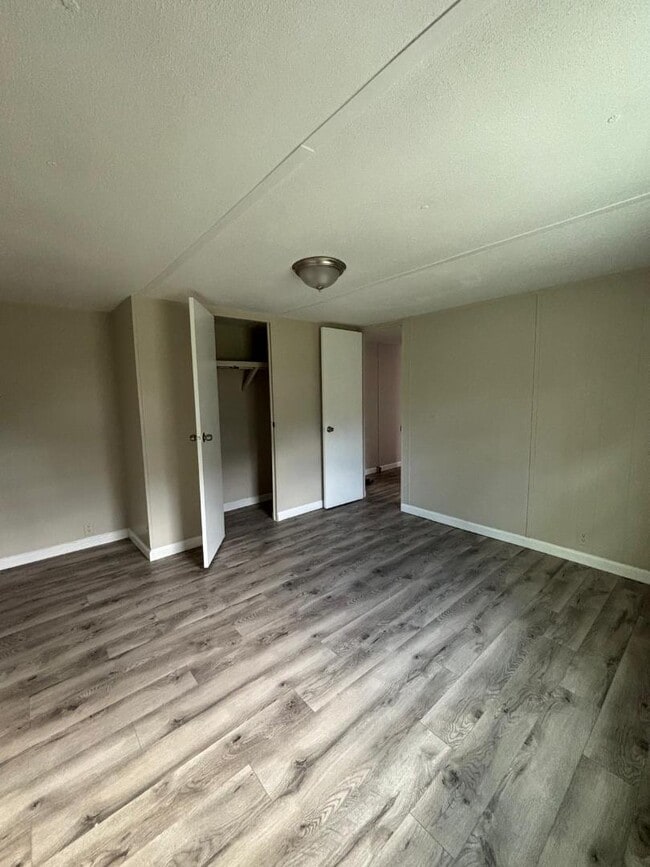 Building Photo - 307 Marcus crt