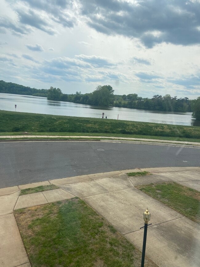 Primary Photo - 1065 Lake Pelham Dr