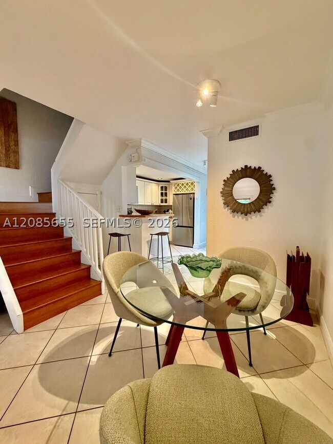 Building Photo - 8650 SW 67th Ave