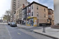 Building Photo - 318 N 2nd St
