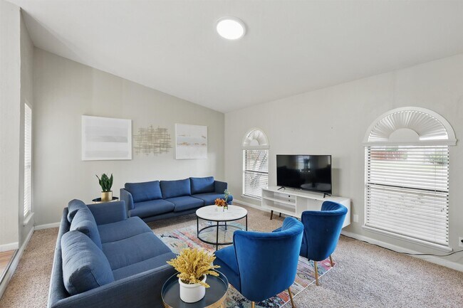 Building Photo - 3454 Livingston Ln