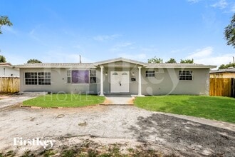 Building Photo - 7171 SW 10th Ct
