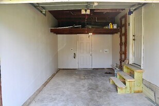 Building Photo - 1439 N Olympia Ave