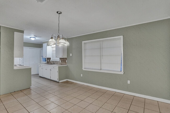 Building Photo - 355 St Joe Blvd