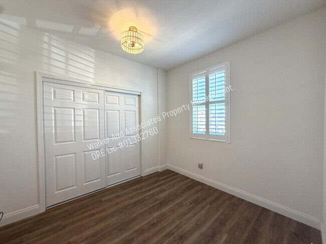 Building Photo - 4464 Lazo Dr