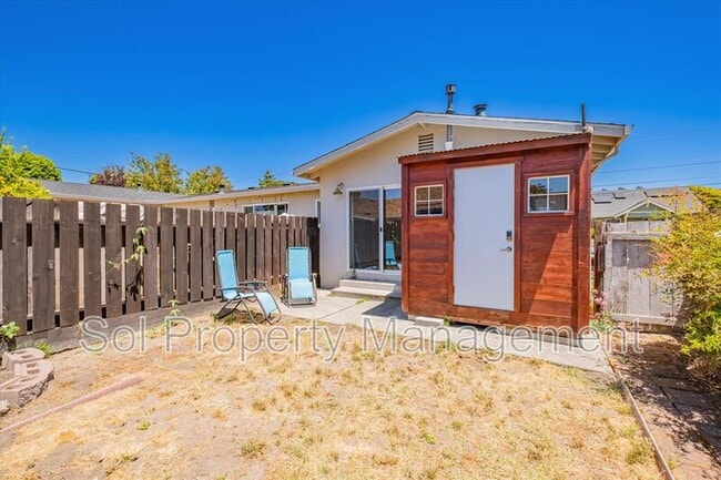 Building Photo - 515 Cayuga St