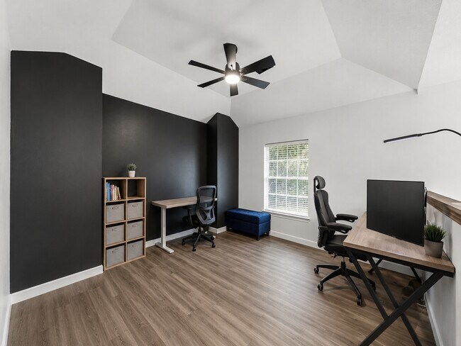 Building Photo - 34 Firethorn Pl