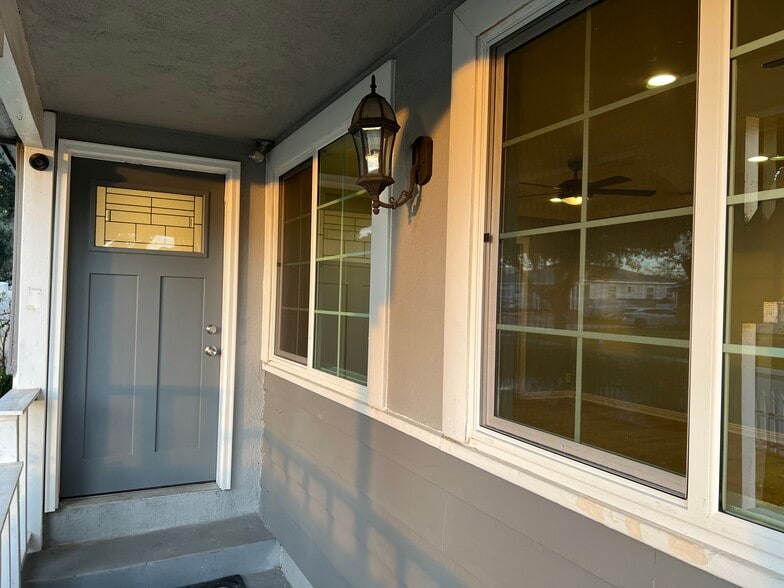 Building Photo - 576 Geneva Ave