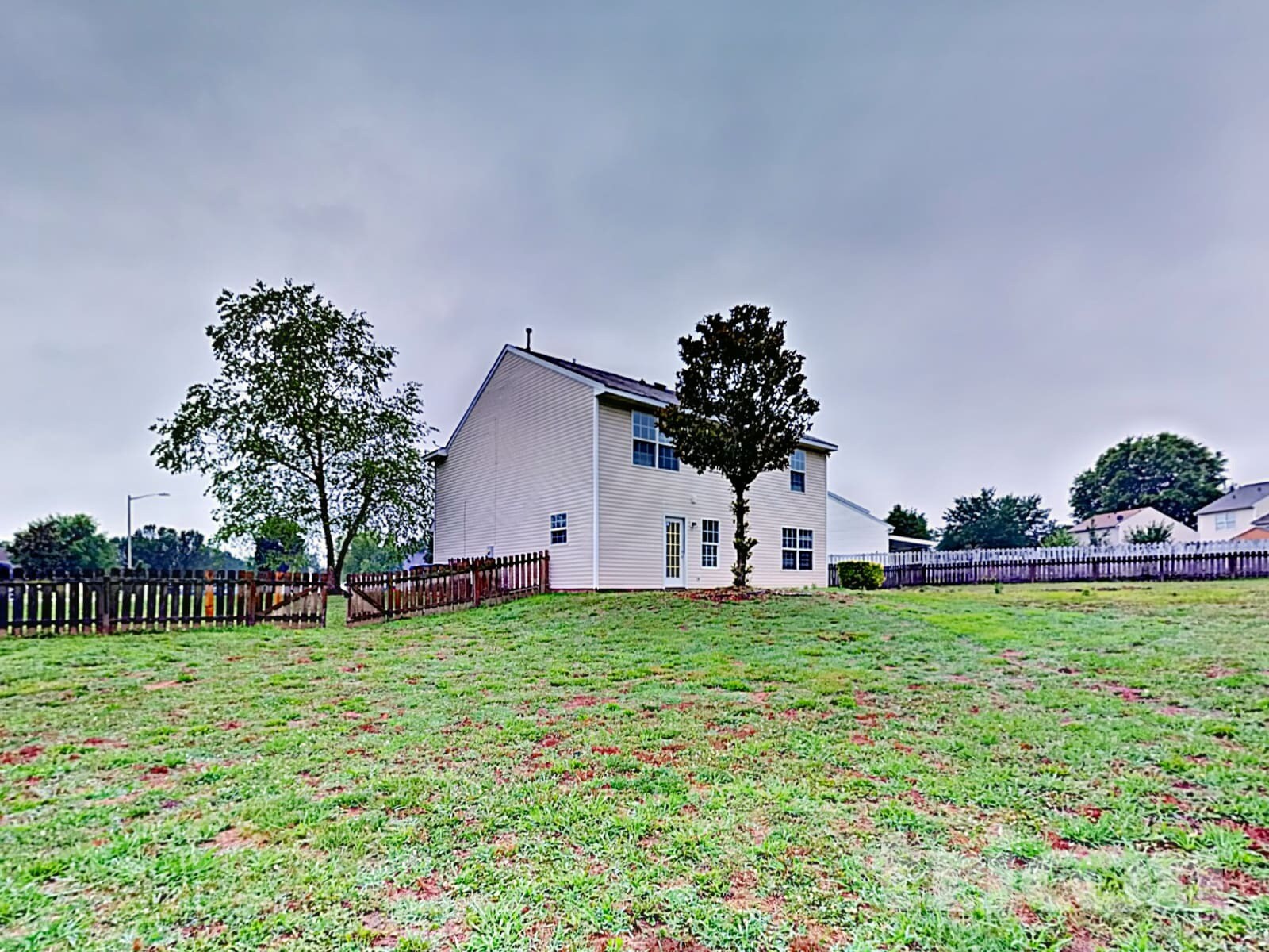 Building Photo - 3118 Montcalm Ct