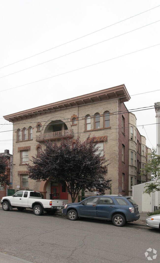 Primary Photo - Glencoe Apartments
