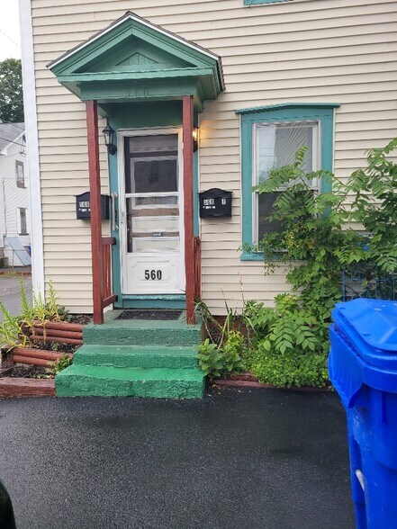 Building Photo - 560 Pine St