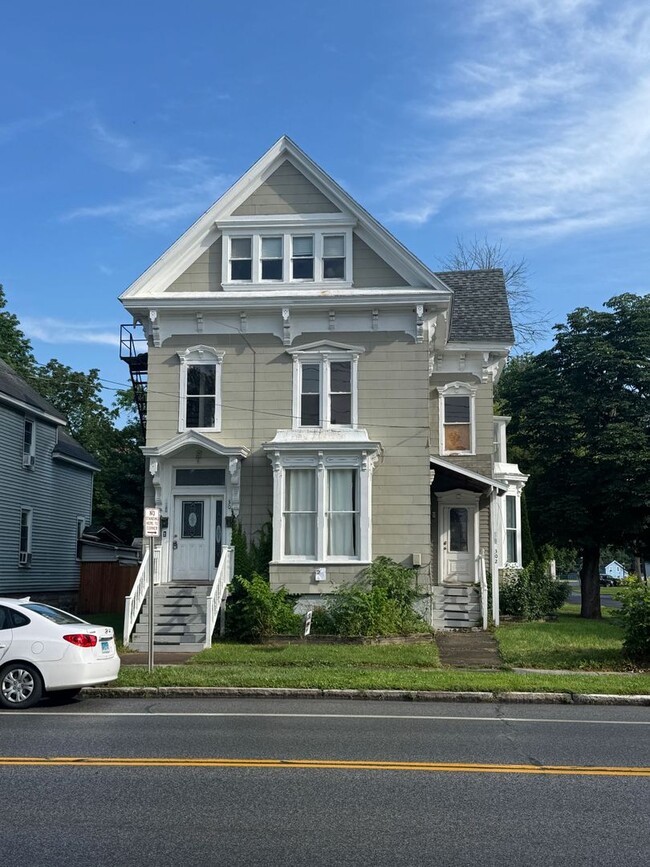 Building Photo - 302-304 Lenox Ave