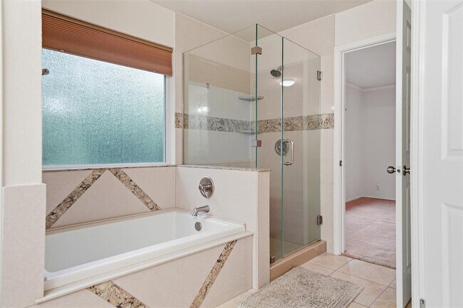 Building Photo - 5801 Marchmont Ln