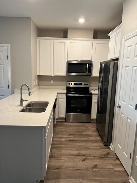 Building Photo - 9801 Fiddleback Ln