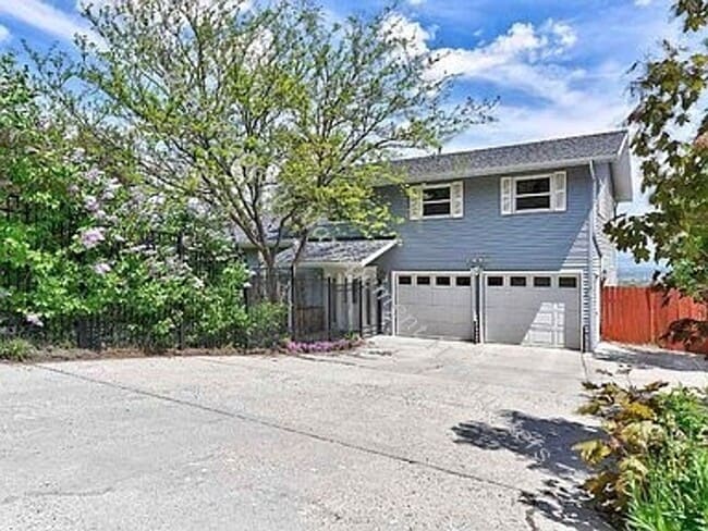 Building Photo - 1450 Charlie Russell Dr