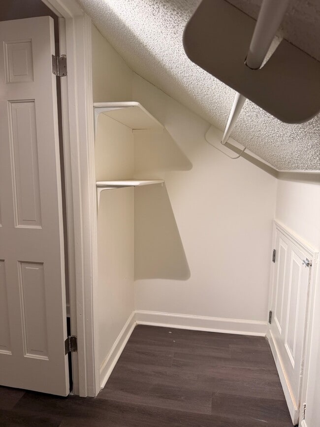 Building Photo - 1213 N 32nd Ave