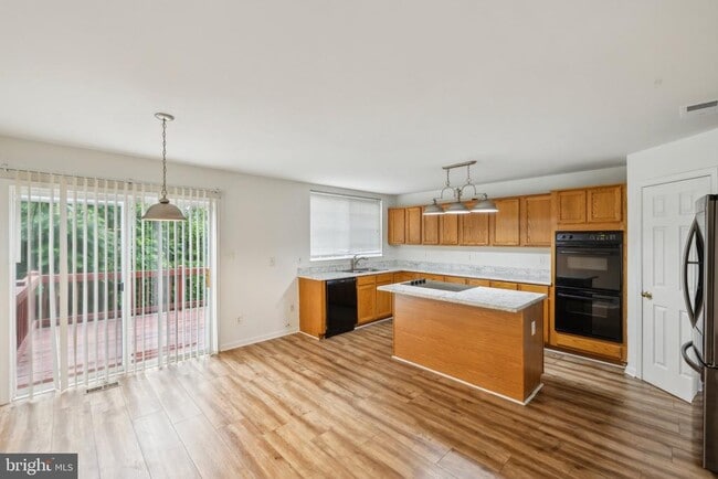 Building Photo - 8233 Ramseur Pl