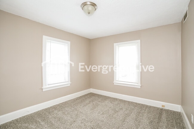 Building Photo - 2004 Dale Rd