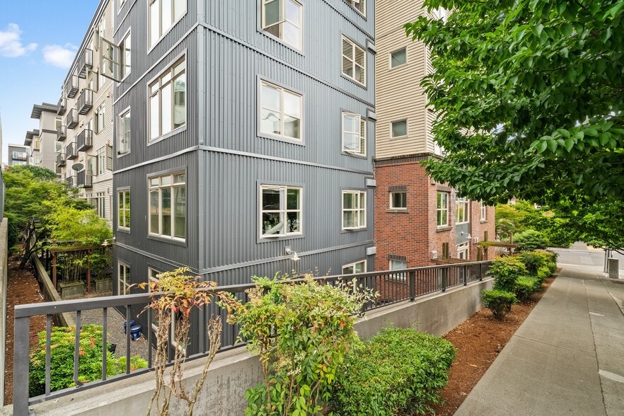 Building Photo - 1620 Belmont Ave