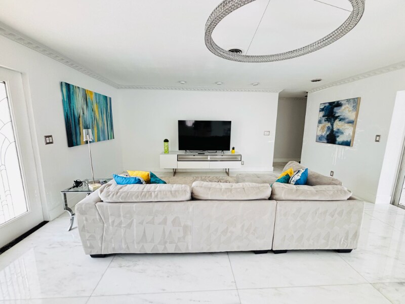 Building Photo - 2321 SE 15th St