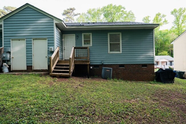 Building Photo - 612 Hilltop Dr