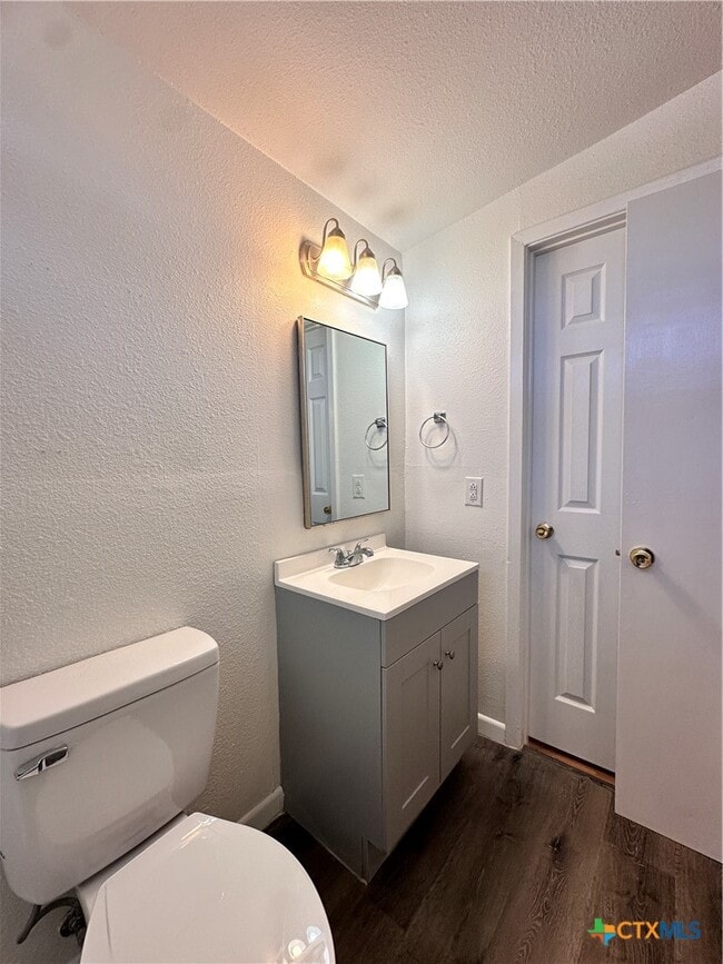 Building Photo - 899 Hillyer St