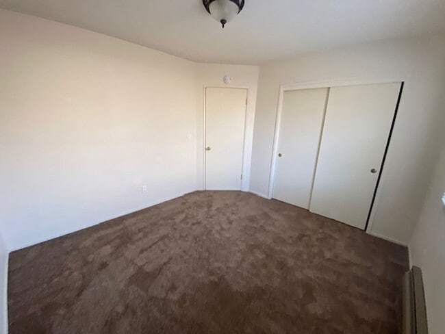 Building Photo - 739 W Franklin St