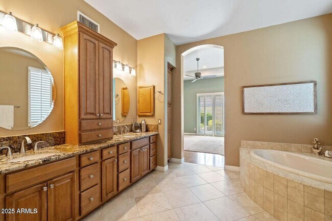 Building Photo - 1535 W Winter Dr