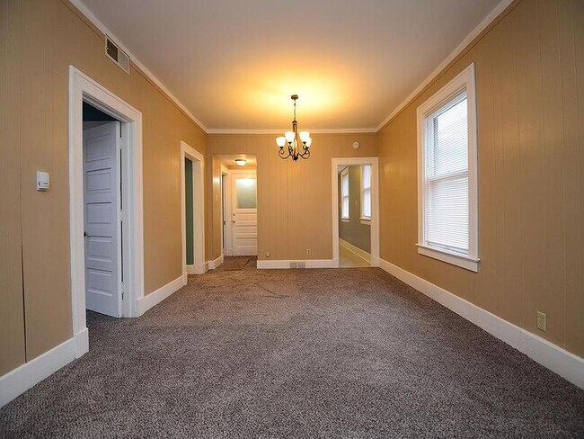 Building Photo - 26 S 6th St