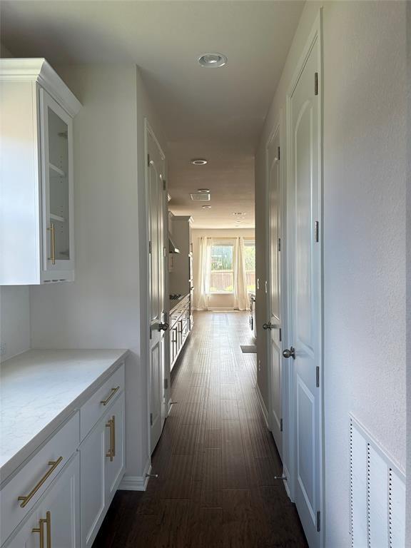Building Photo - 2904 Fallcrest Bnd