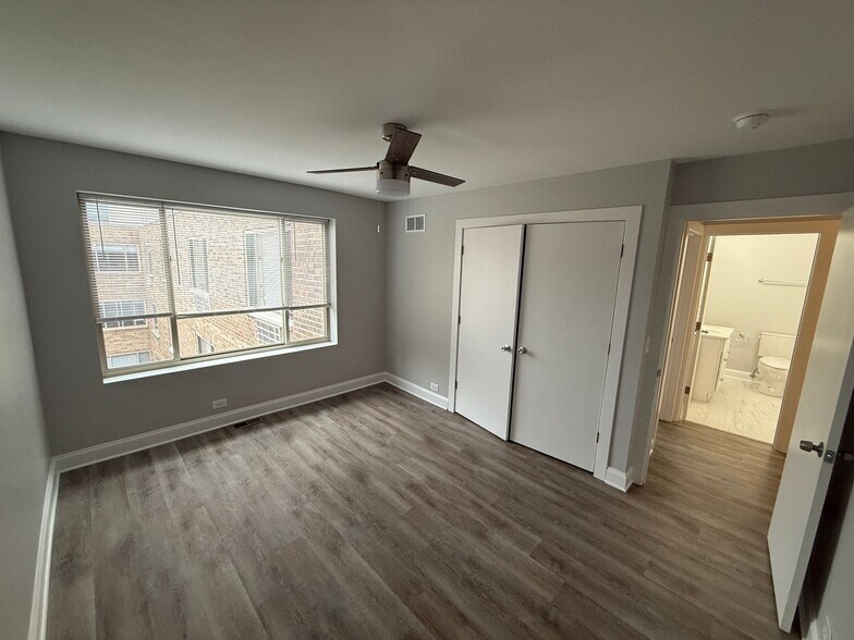 Building Photo - 744 W Gordon Ter