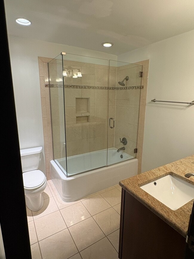 Building Photo - 1800 Montgomery Ct