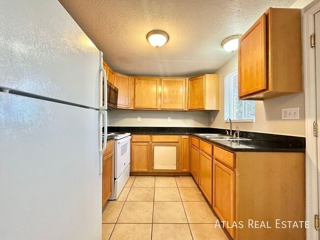 Building Photo - 874 Linley Ct