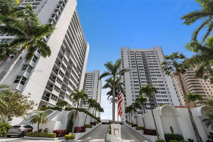 Primary Photo - 1904 S Ocean Dr