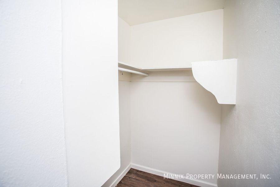 Building Photo - 502 2nd Pl