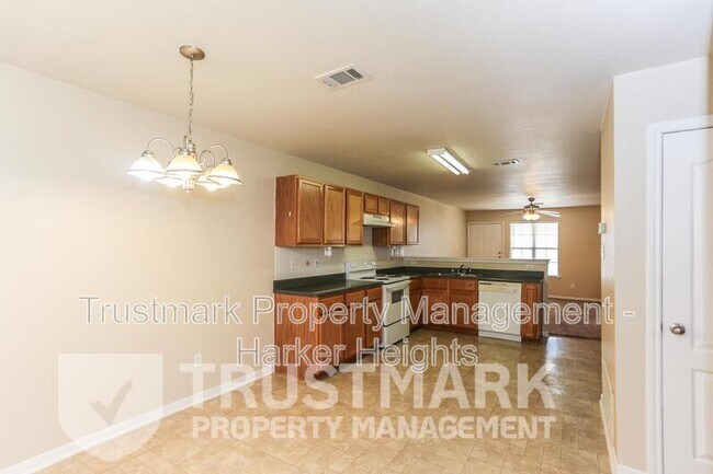 Building Photo - 411 Brittney Way