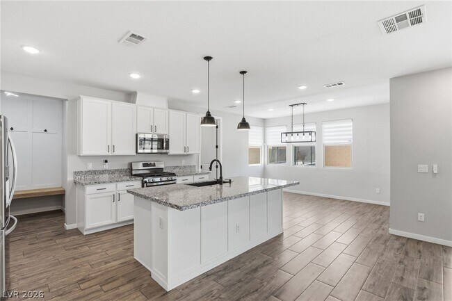 Building Photo - 8269 Skye Highlands St