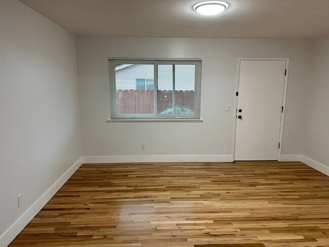 Building Photo - buena44