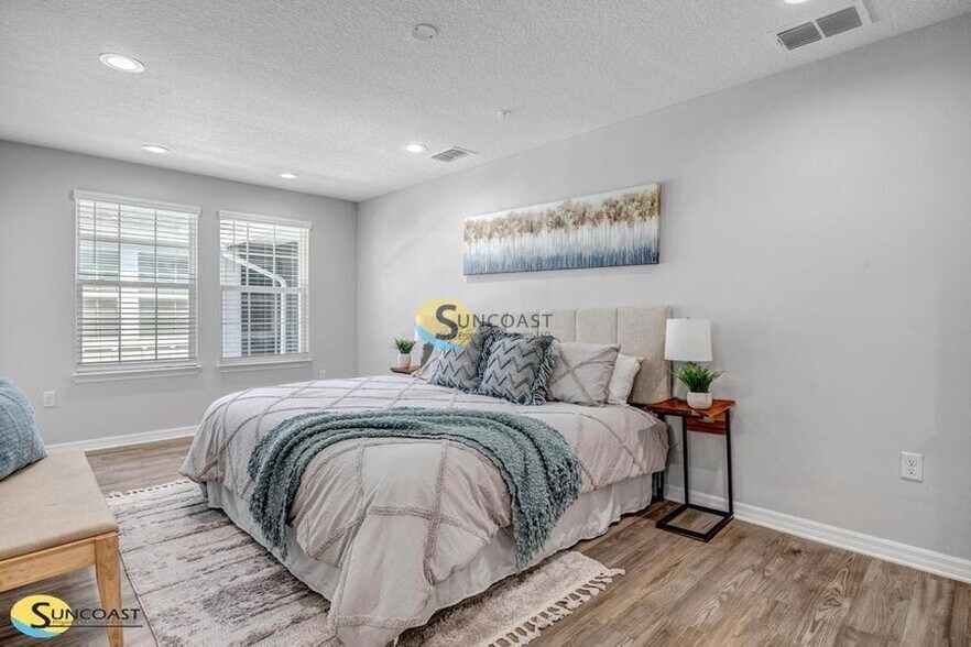 Building Photo - 3821 SW 43rd Ct