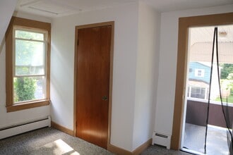 Building Photo - 122 Meredith Ave