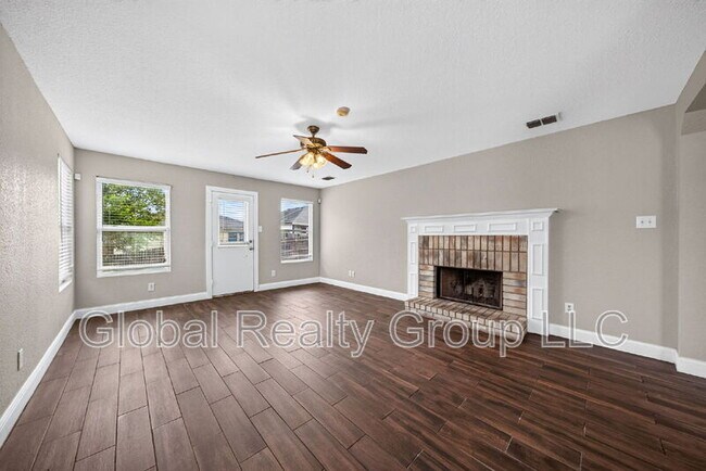 Building Photo - 117 Creek Run