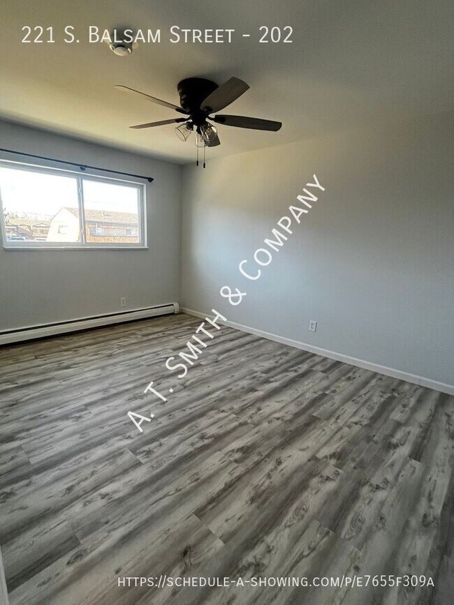 Building Photo - 221 S Balsam St