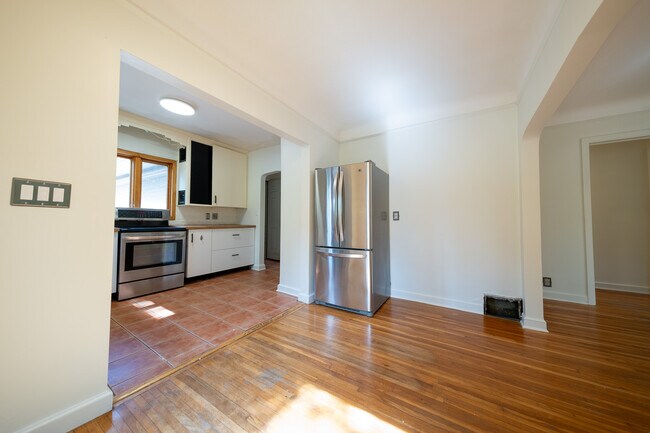 Building Photo - 14510 Gleason Lake Dr