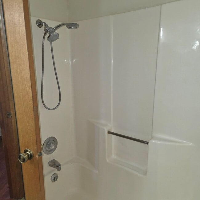 Building Photo - 436-436 E Redwood St