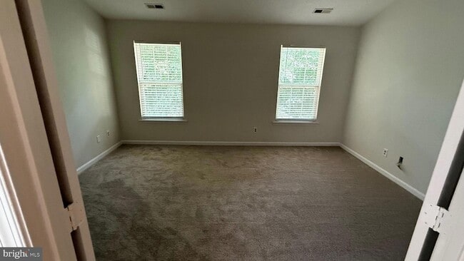 Building Photo - 810 High Plain Dr
